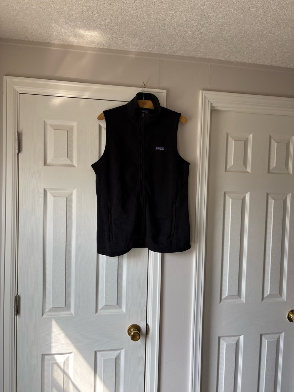 Patagonia Men’s Black Sleeveless Fleece Vest - Full Zip
